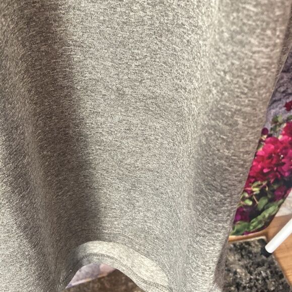 Puma grey short sleeve logo tee, size XL, good used condition - Picture 4 of 9